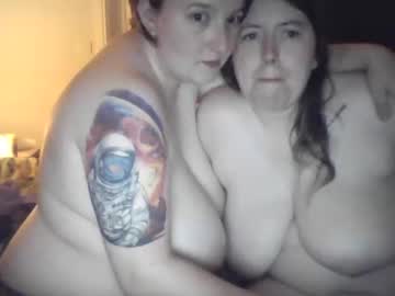 couple Online Sex Cam Girls with chubbylesbianmums